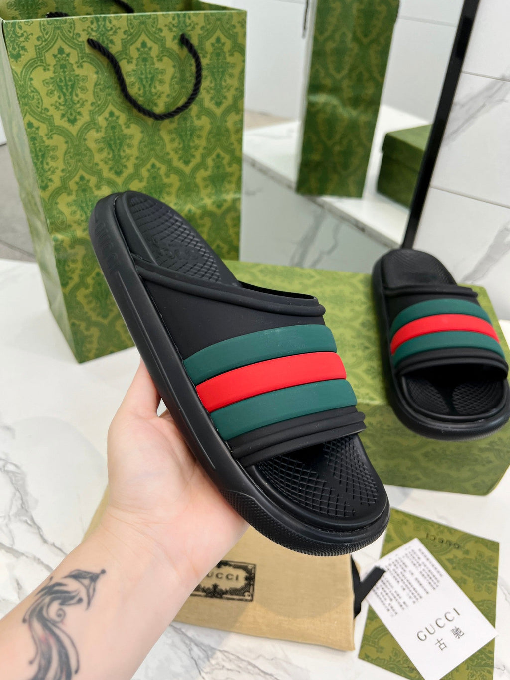 GUCCI PLATFORM SLIPPERS IN BLACK MIX GREEN AND RED IMPORTED TPU