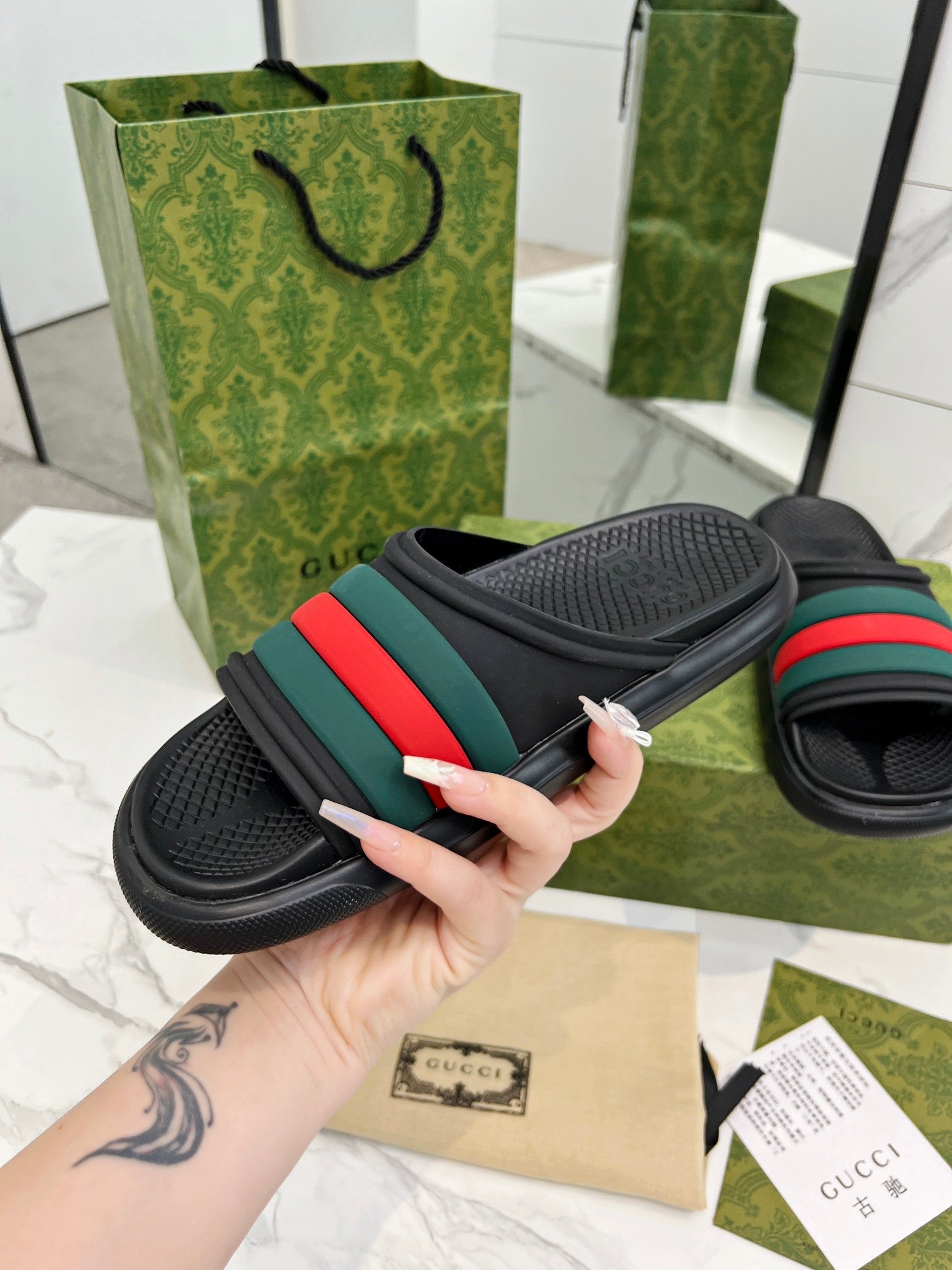 GUCCI PLATFORM SLIPPERS IN BLACK MIX GREEN AND RED IMPORTED TPU