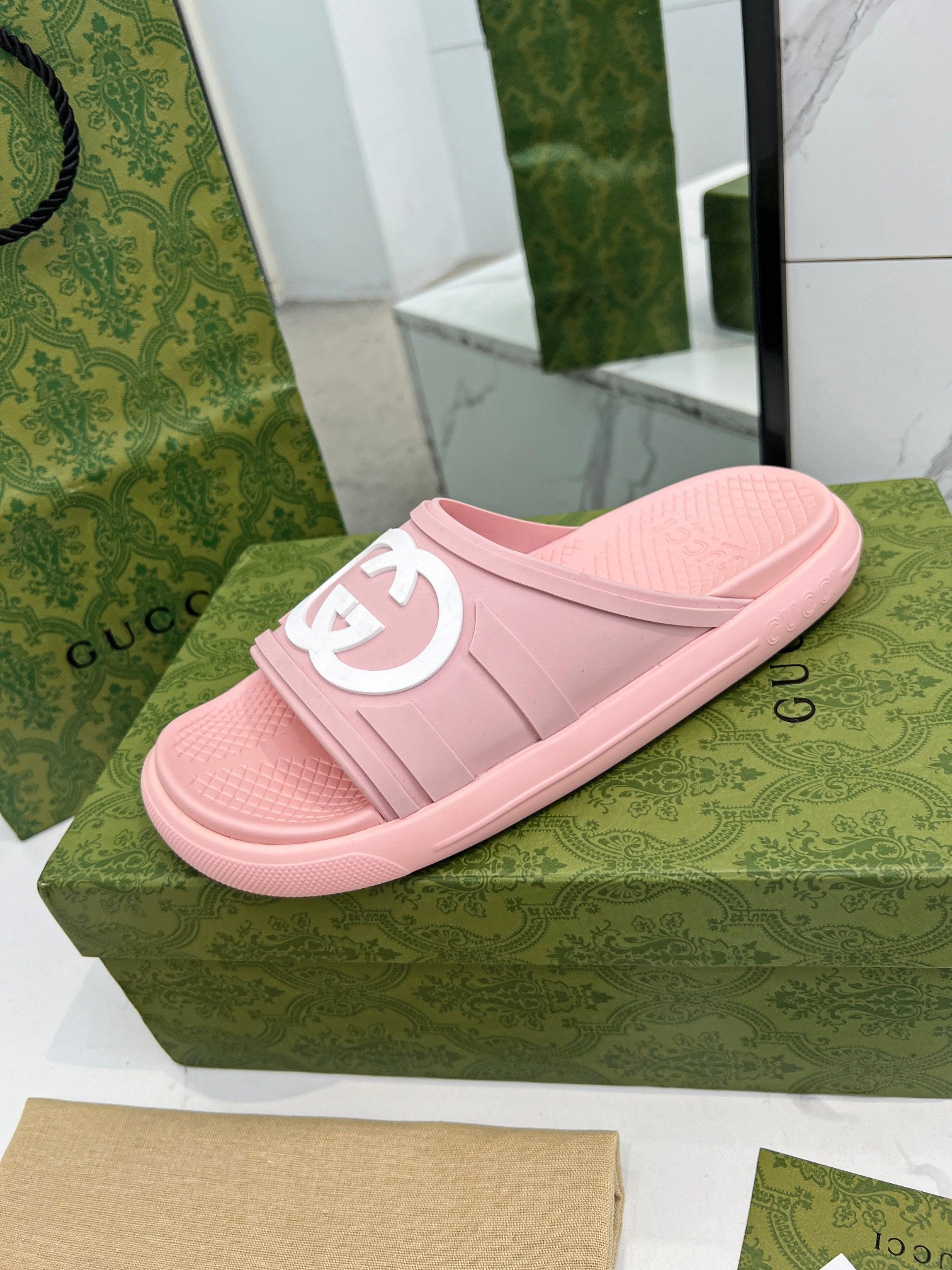 GUCCI PLATFORM SLIPPERS IN LIGHT PINK IMPORTED TPU