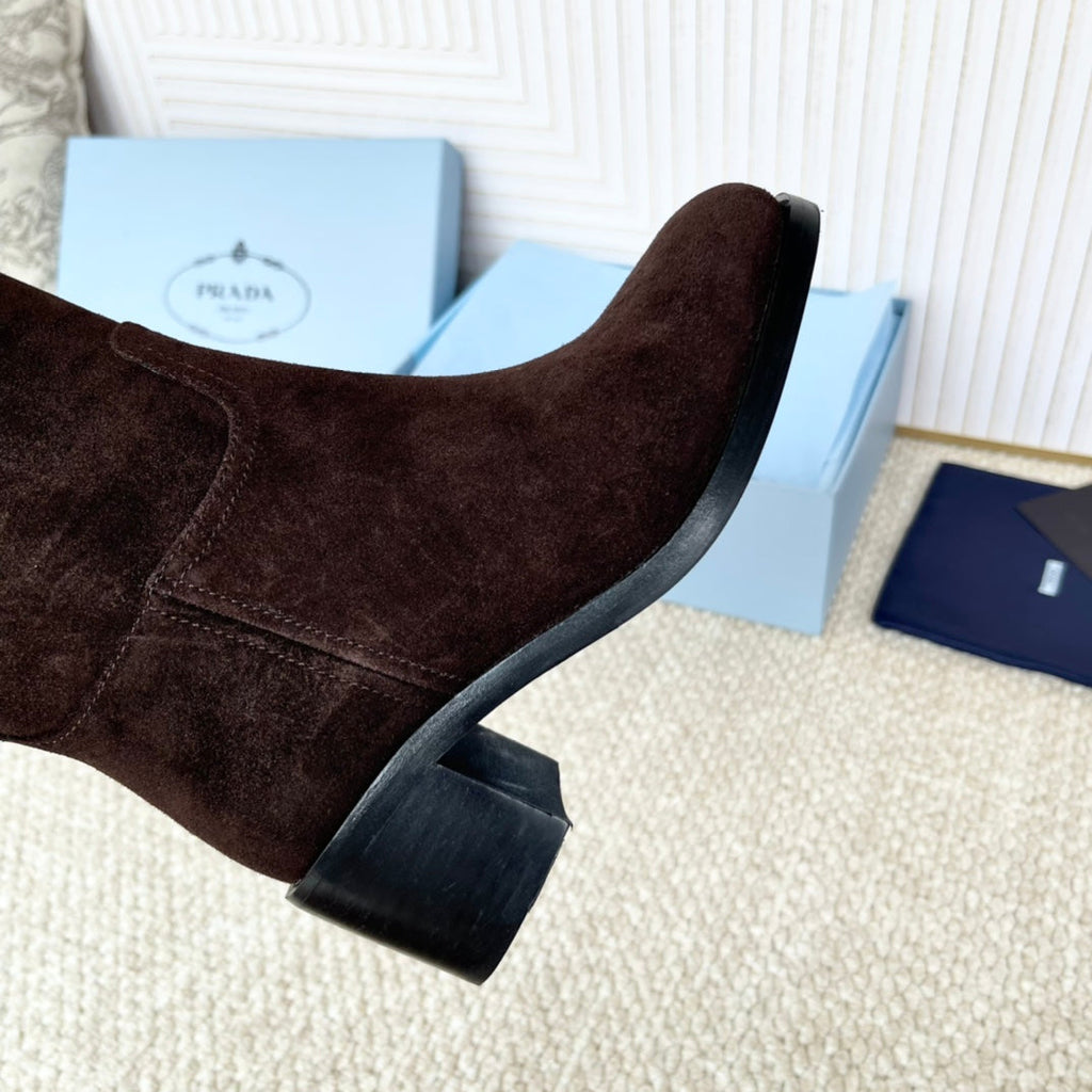 PRADA 25S HIGH-CUT BOOTS 55 MM IN RK BROWN SUEDE