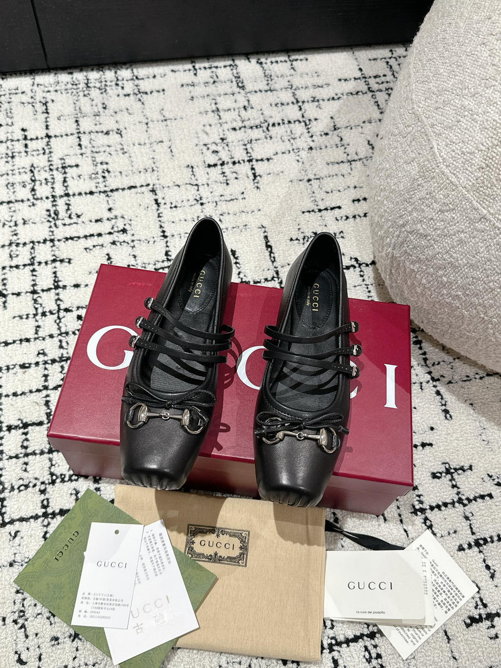 GUCCI MARY JANE FLAT IN BLACK CALFSKIN