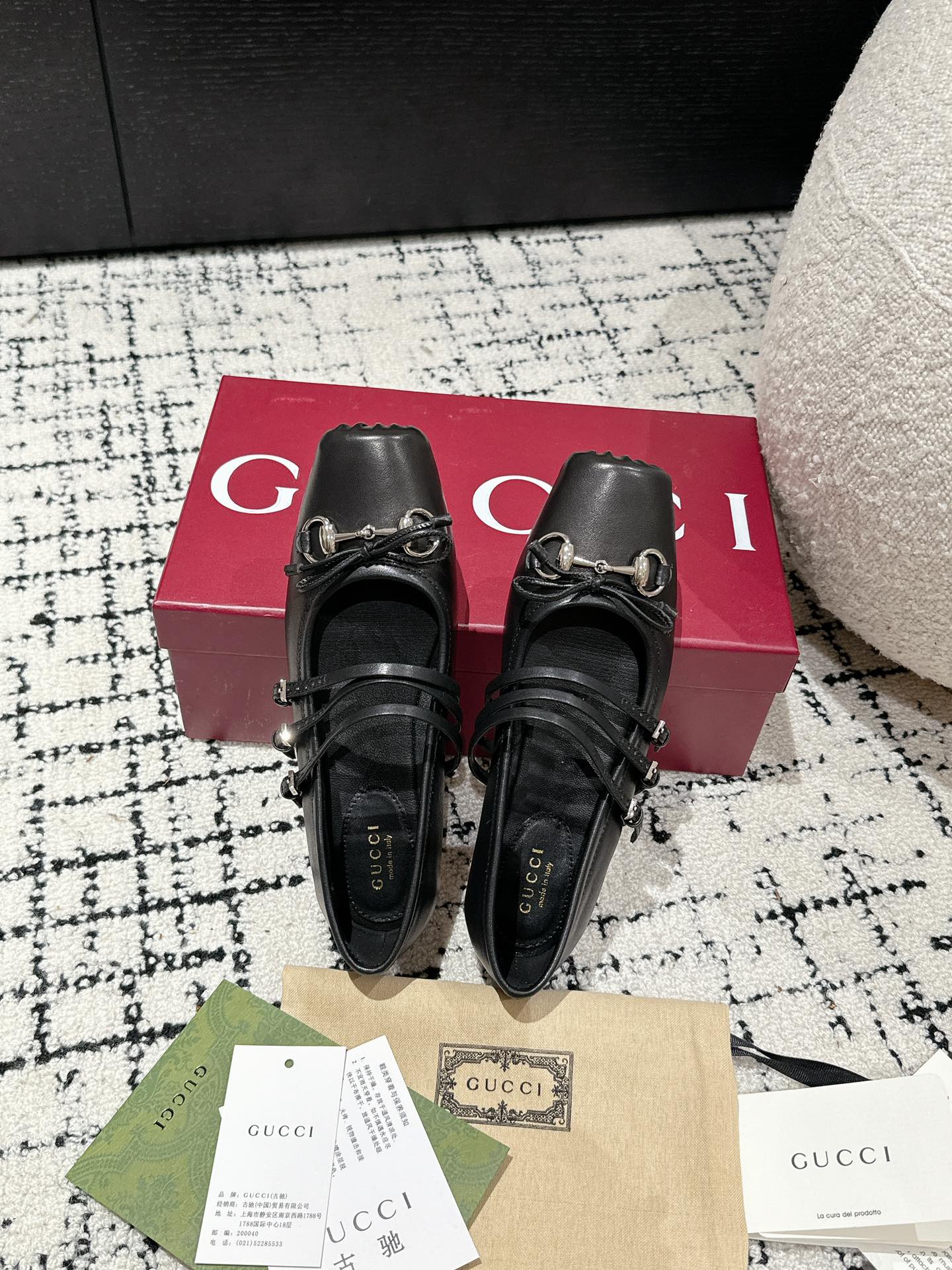 GUCCI MARY JANE FLAT IN BLACK CALFSKIN