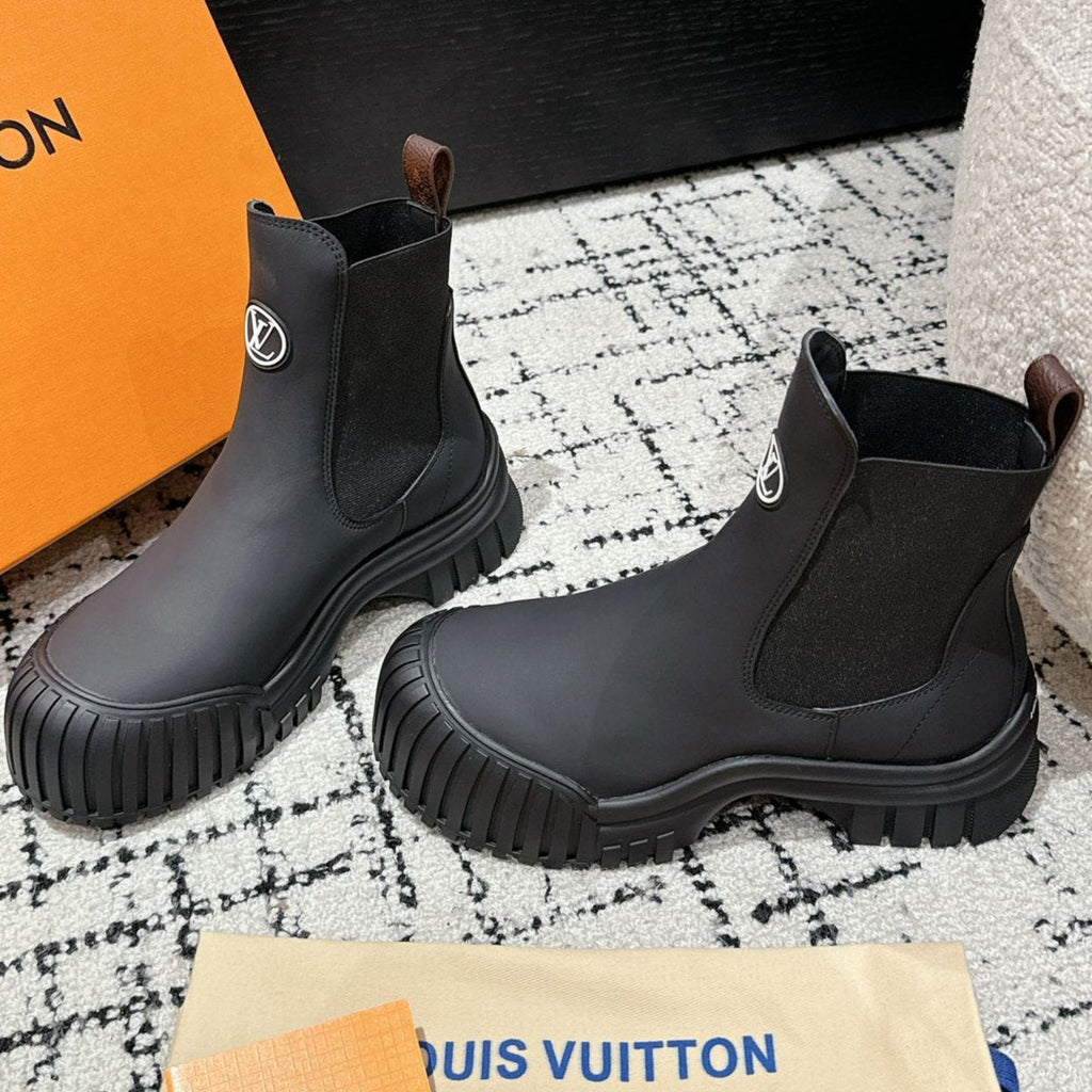 LOUIS VUITTON RUBY BOOTS IN BLACK CALFSKIN