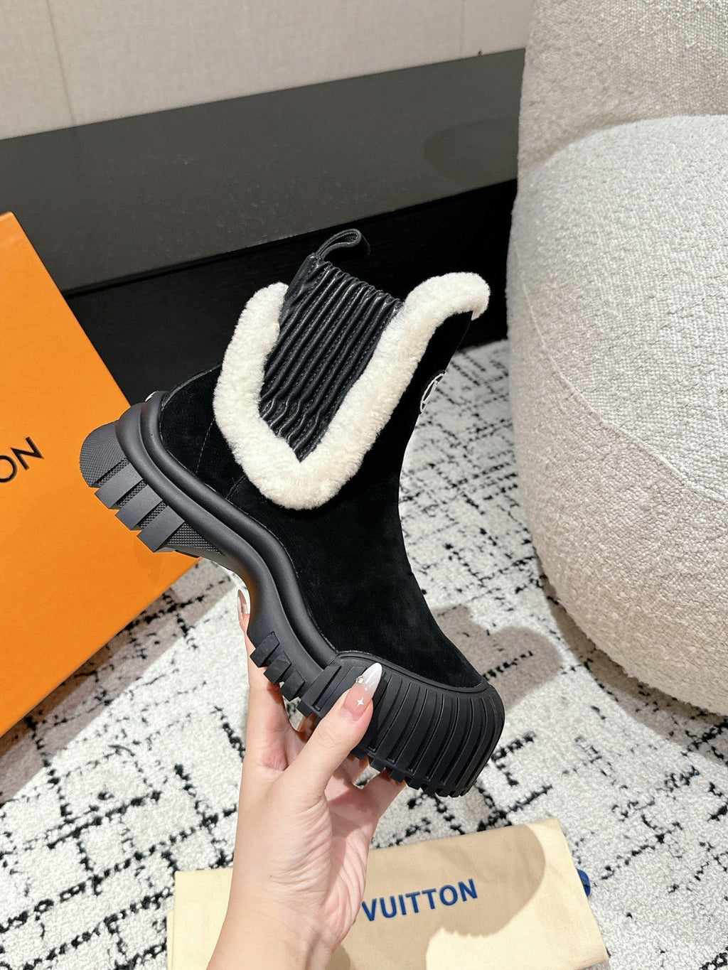 LOUIS VUITTON RUBY FLAT ANKLE BOOT IN BLACK SUEDE WITH WHITE SHEARLING