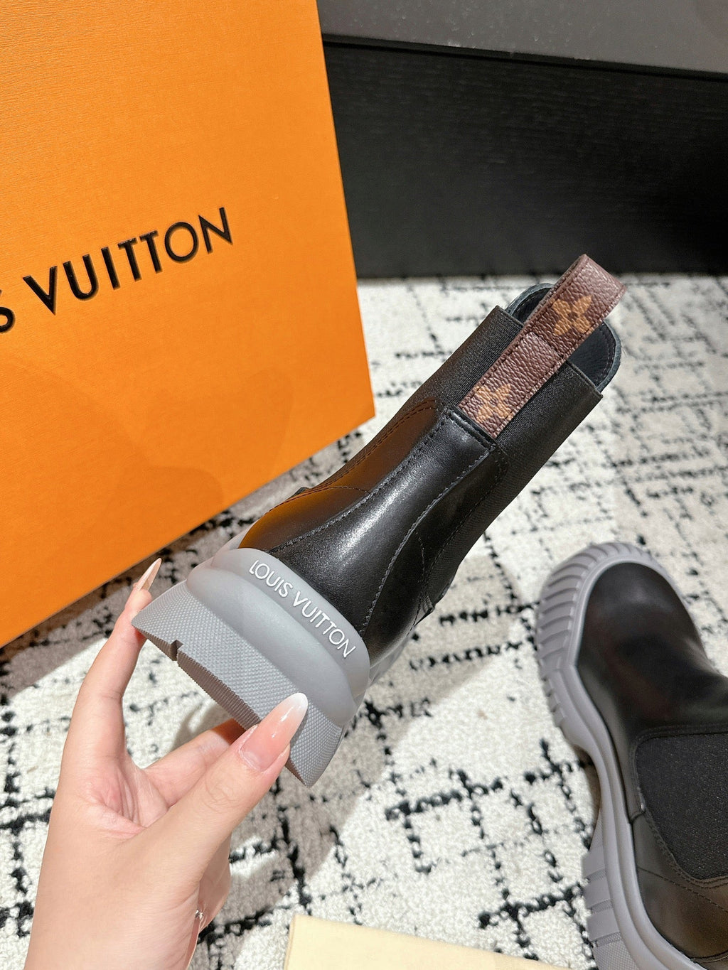 LOUIS VUITTON RUBY BOOTS IN BLACK AND CLOUD GRAY CALFSKIN