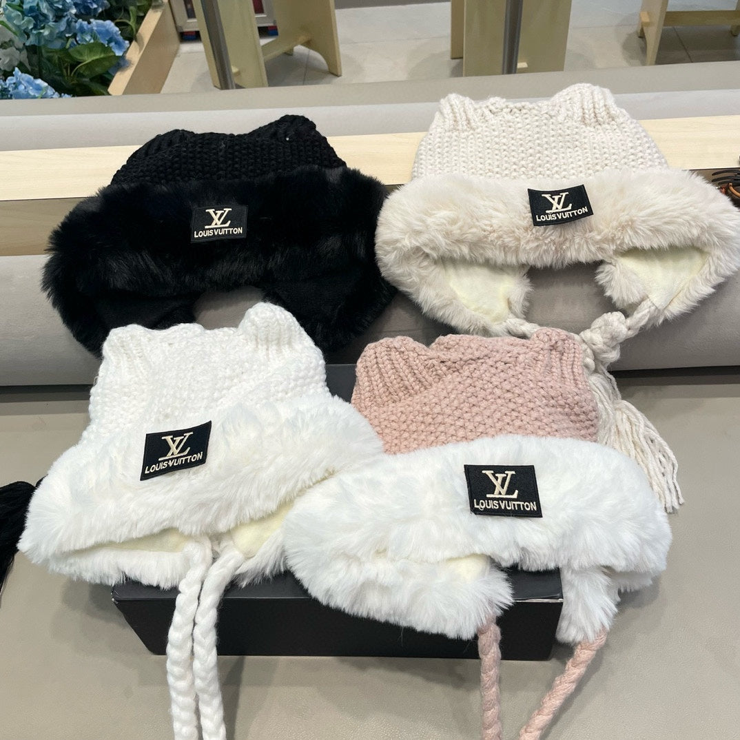 LOUIS VUITTON KNITTED BEANIE HAT IN BLACK WOOL WITH JAPANESE CAT EARS 421256