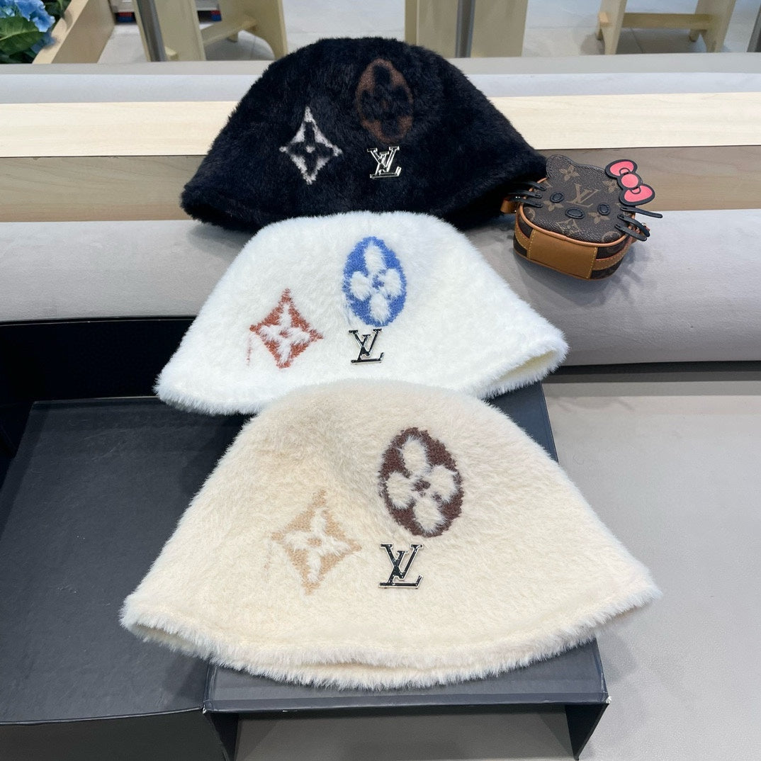 LOUIS VUITTON BUCKET HAT IN BEIGE RABBIT FUR 421261