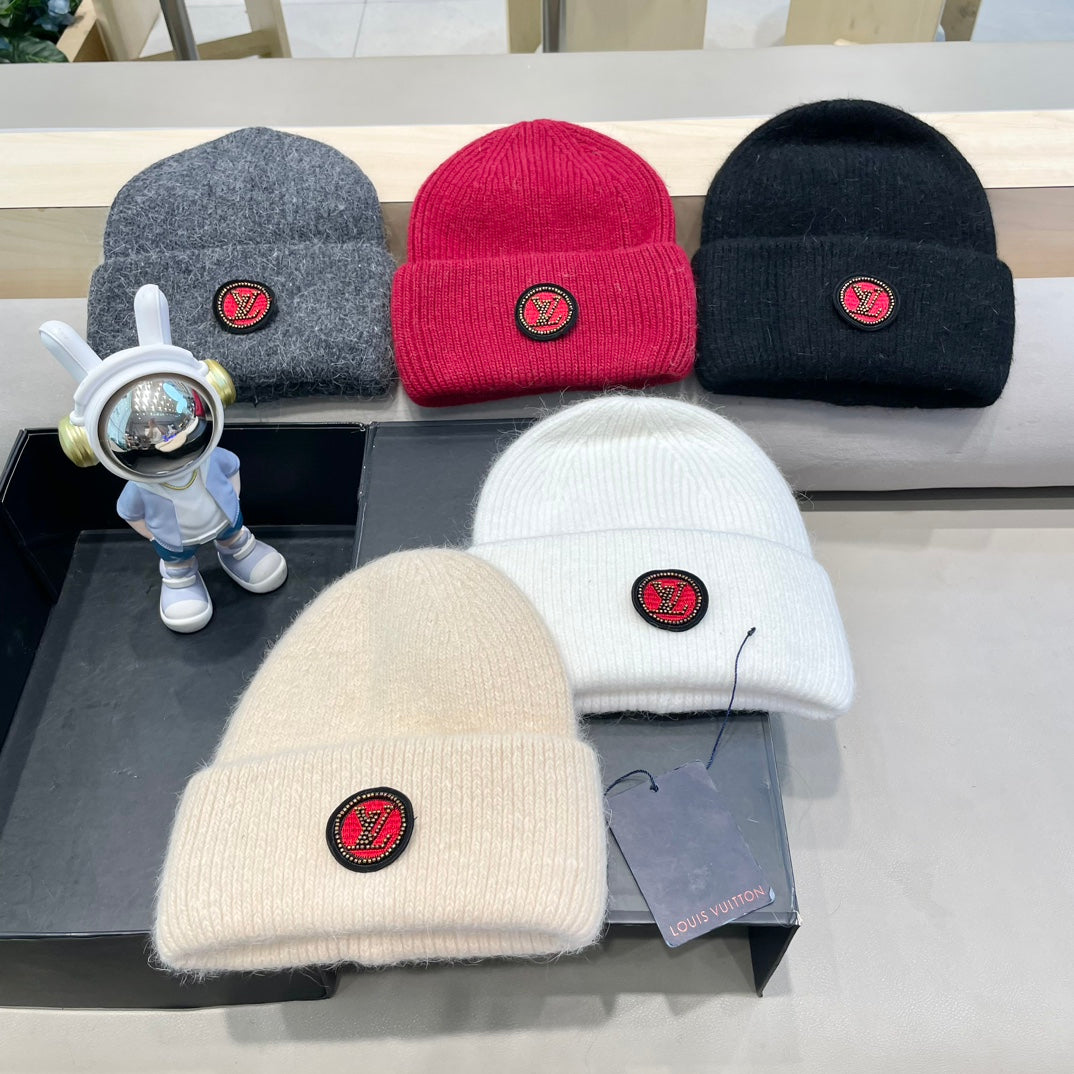 LOUIS VUITTON BEANIE HAT IN WHITE WOOL AND RABBIT FUR 433475
