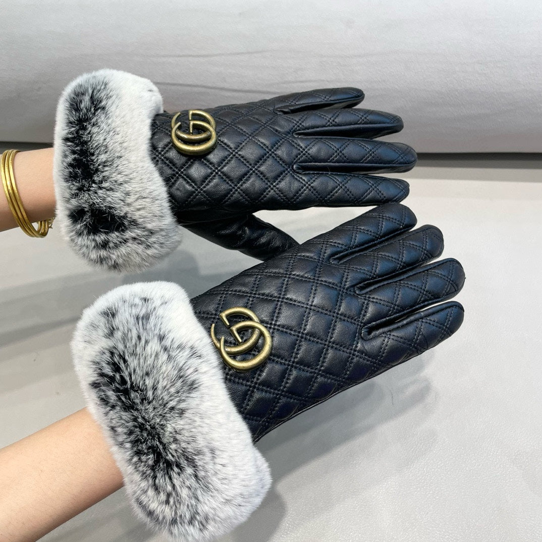 GUCCI TOUCHSCREEN GLOVES IN BLACK RABBIT FUR AND LAMBSKIN 444433