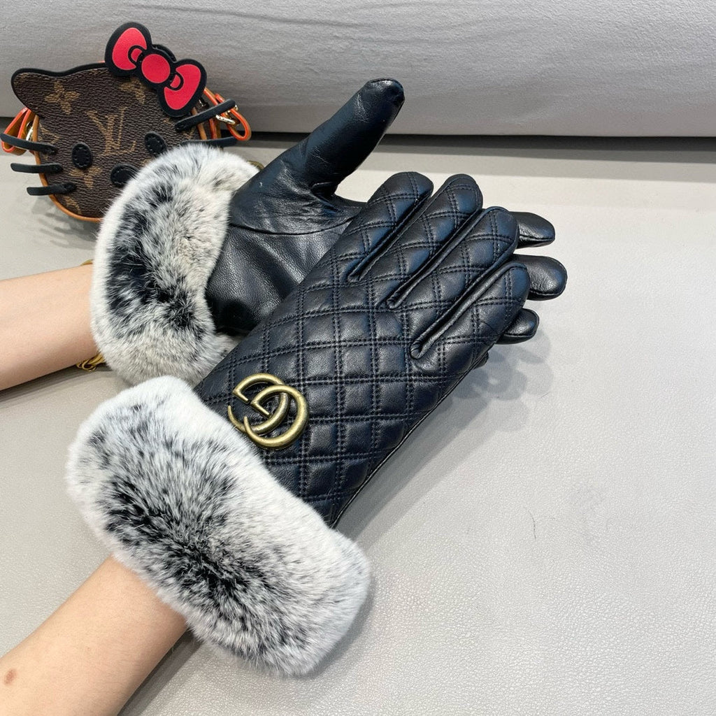 GUCCI TOUCHSCREEN GLOVES IN BLACK RABBIT FUR AND LAMBSKIN 444433