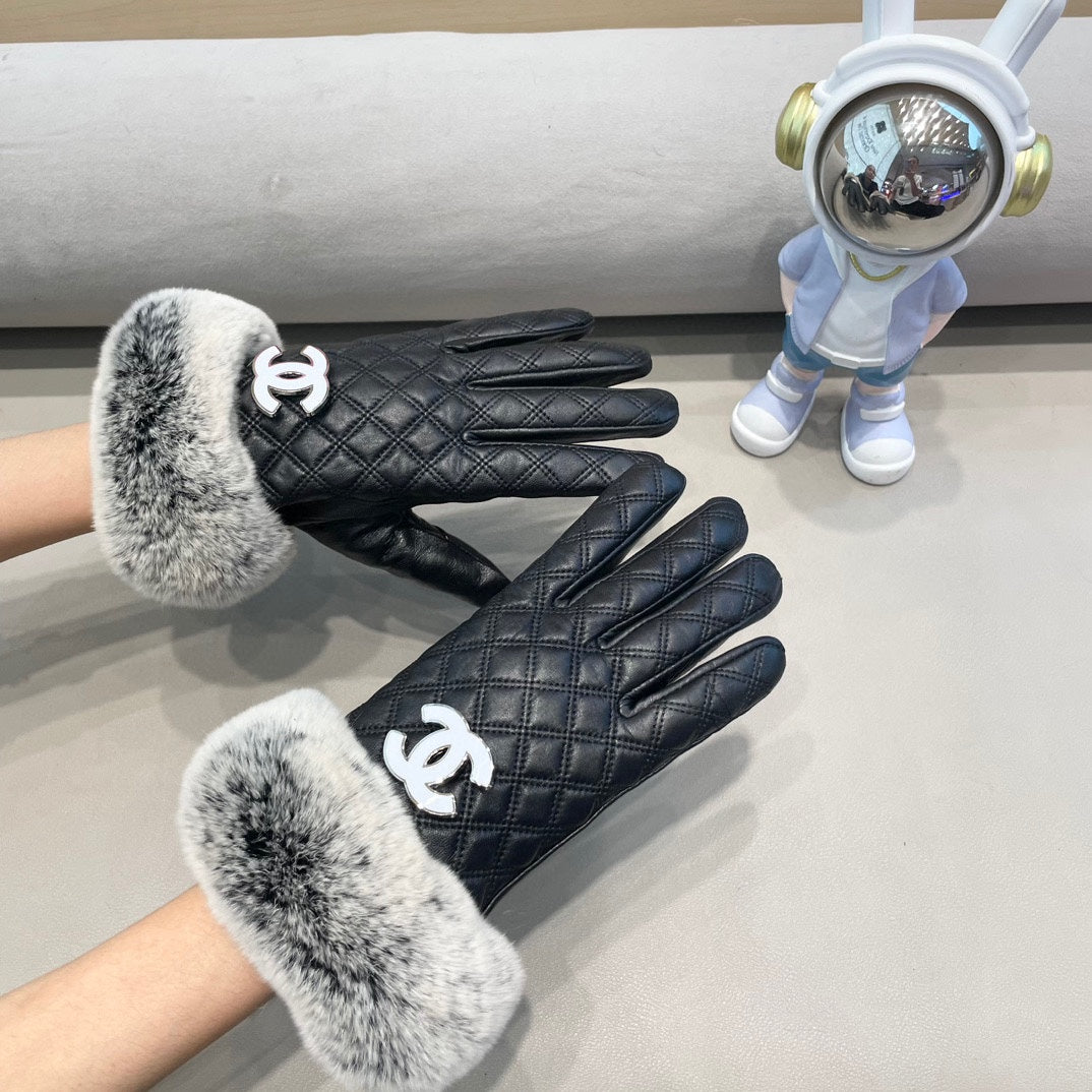 CHANEL GLOVES IN BLACK LAMBSKIN WITH RABBIT FUR 463793