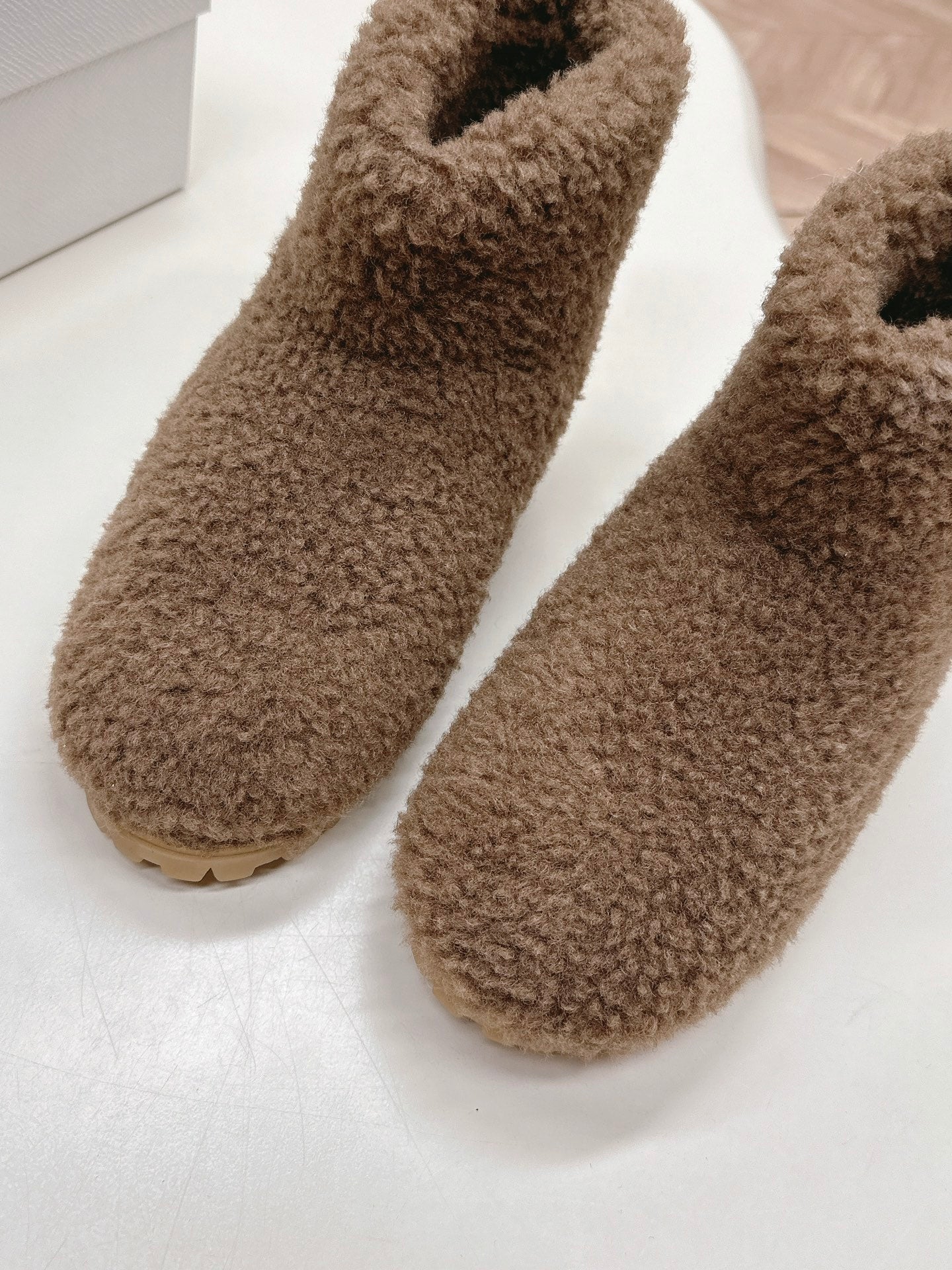 PRADA SNOW ANKLE BOOTS IN WOOD BROWN SHEARLING