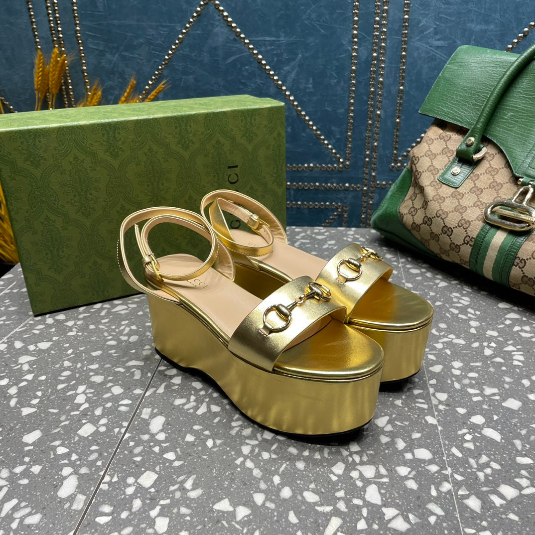 GUCCI HORSEBIT PLATFORM SANDAL METALLIC GOLD CALFSKIN