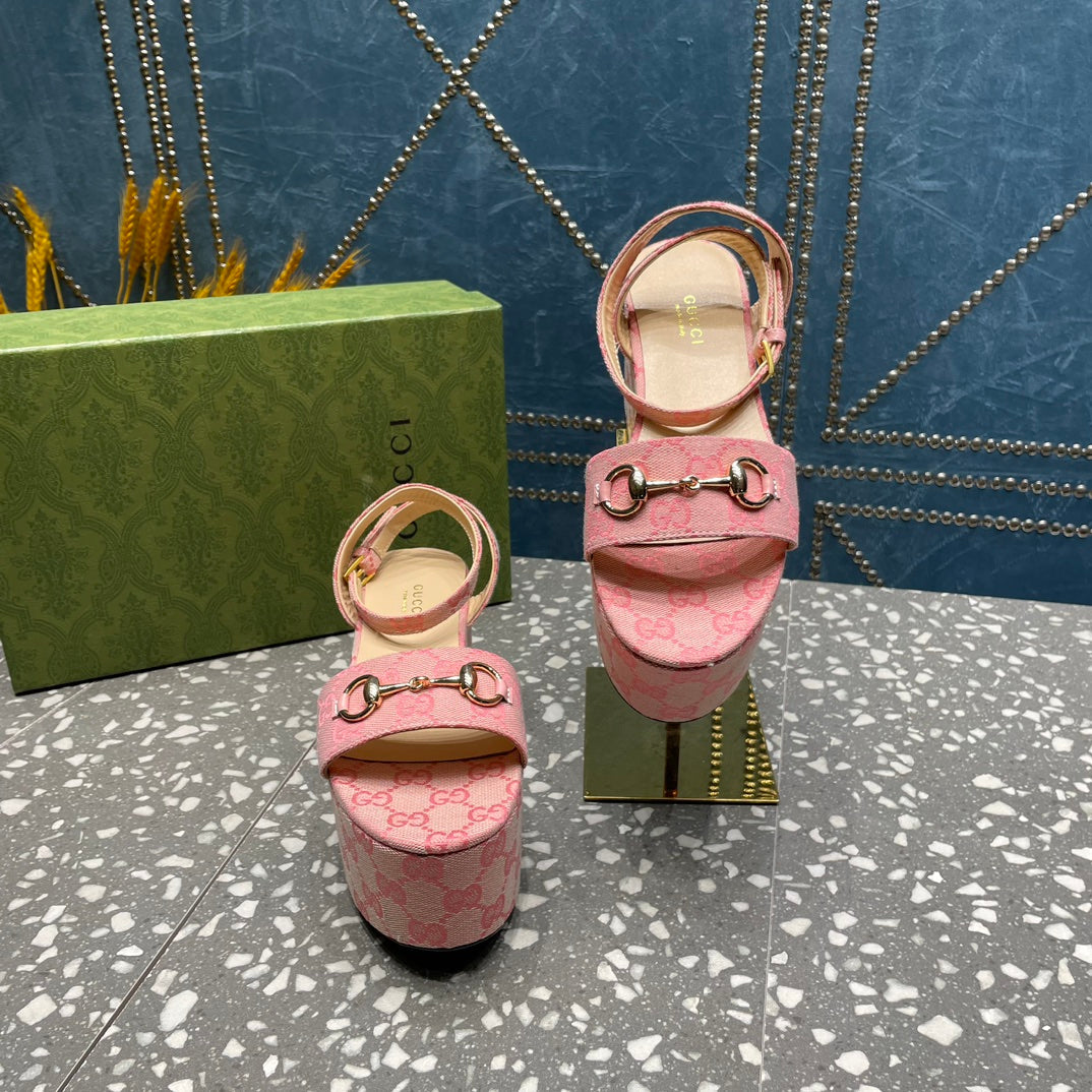 GUCCI HORSEBIT FLATFORM SANDAL LIGHT PINK CALFSKIN
