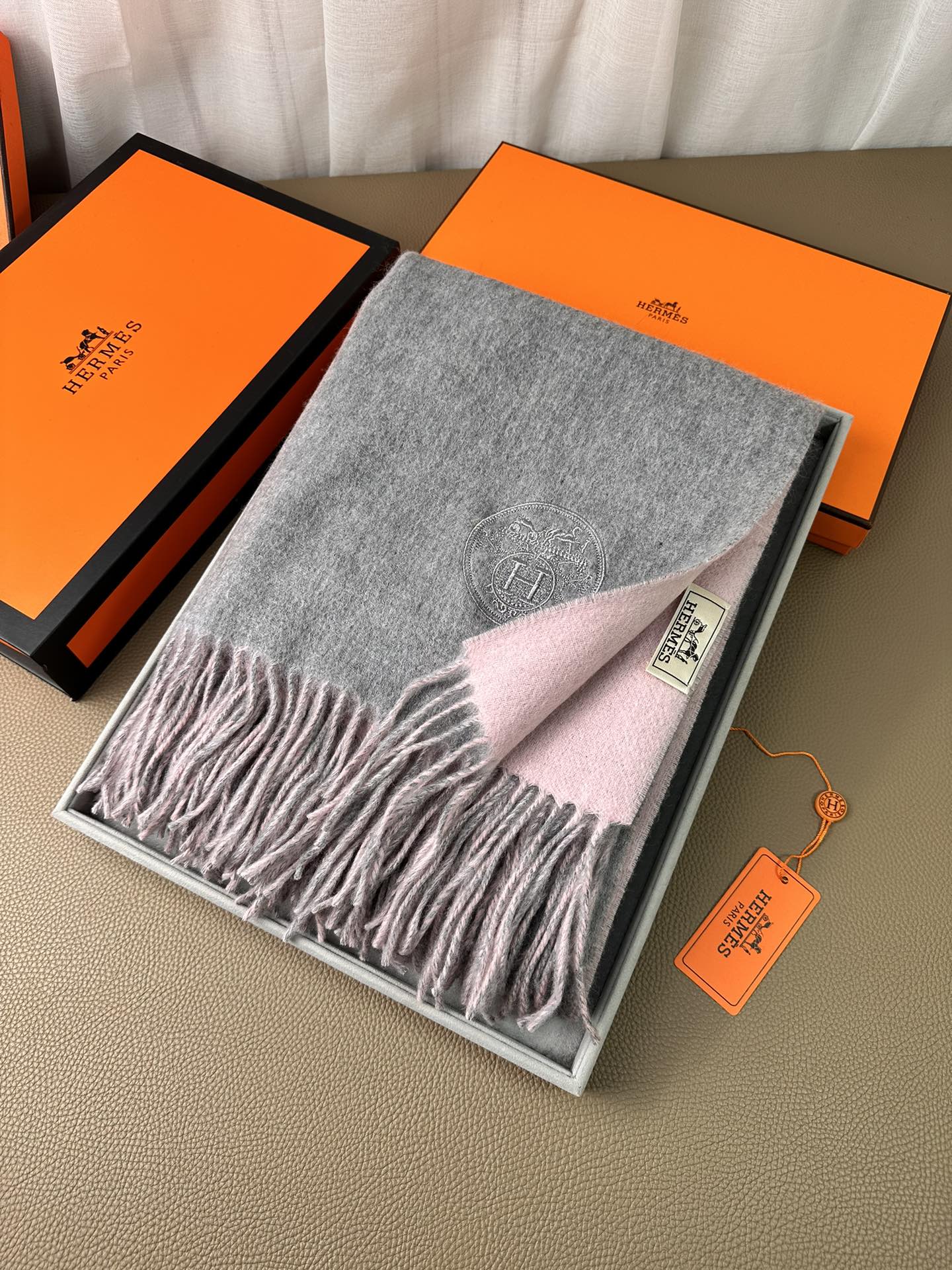 HERMES DOUBLE-FACE SCARF 200 CM IN LIGHT PINK AND GREY CASERE