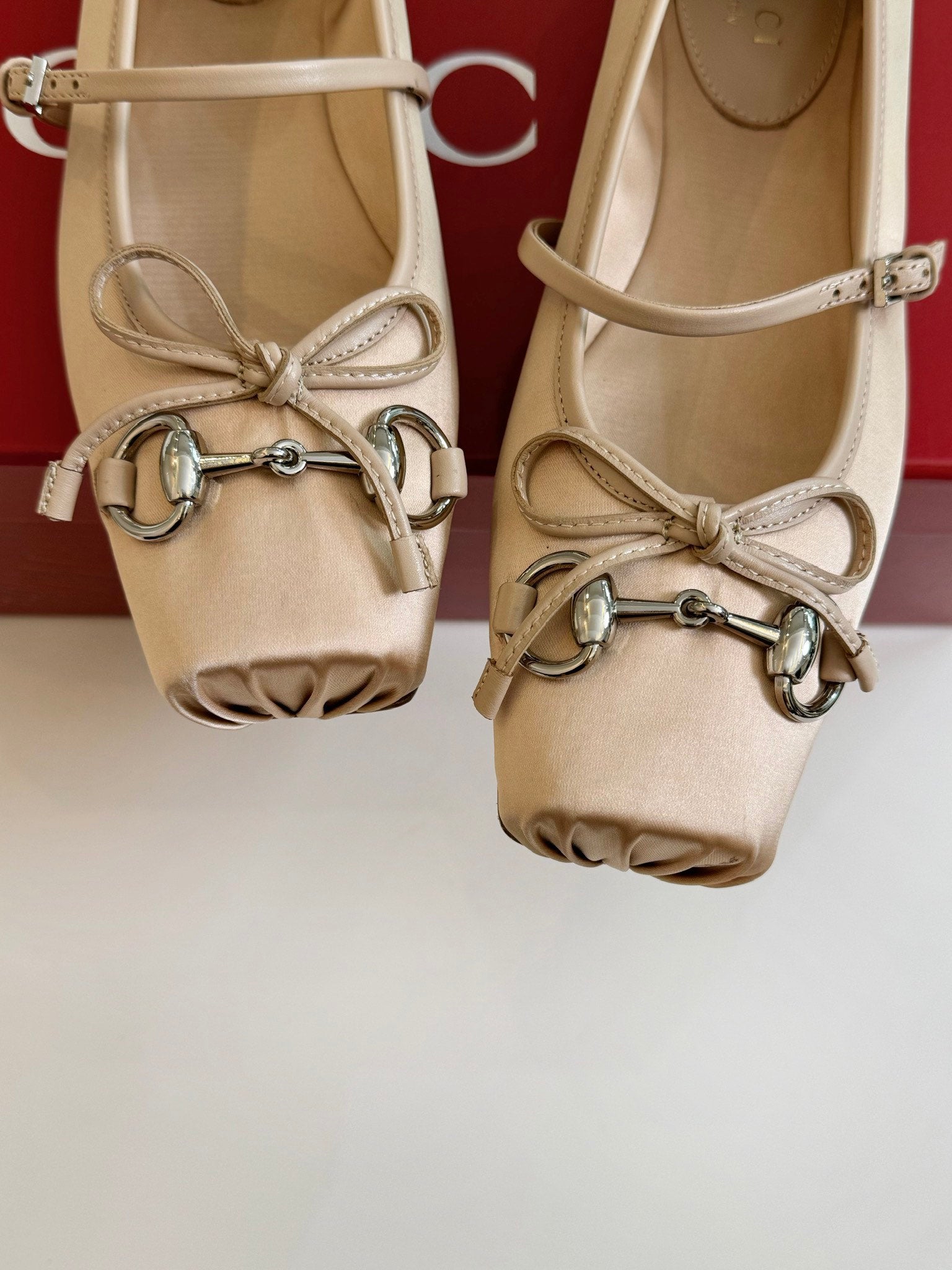 GUCCI BALLET FLAT CREAM SILK