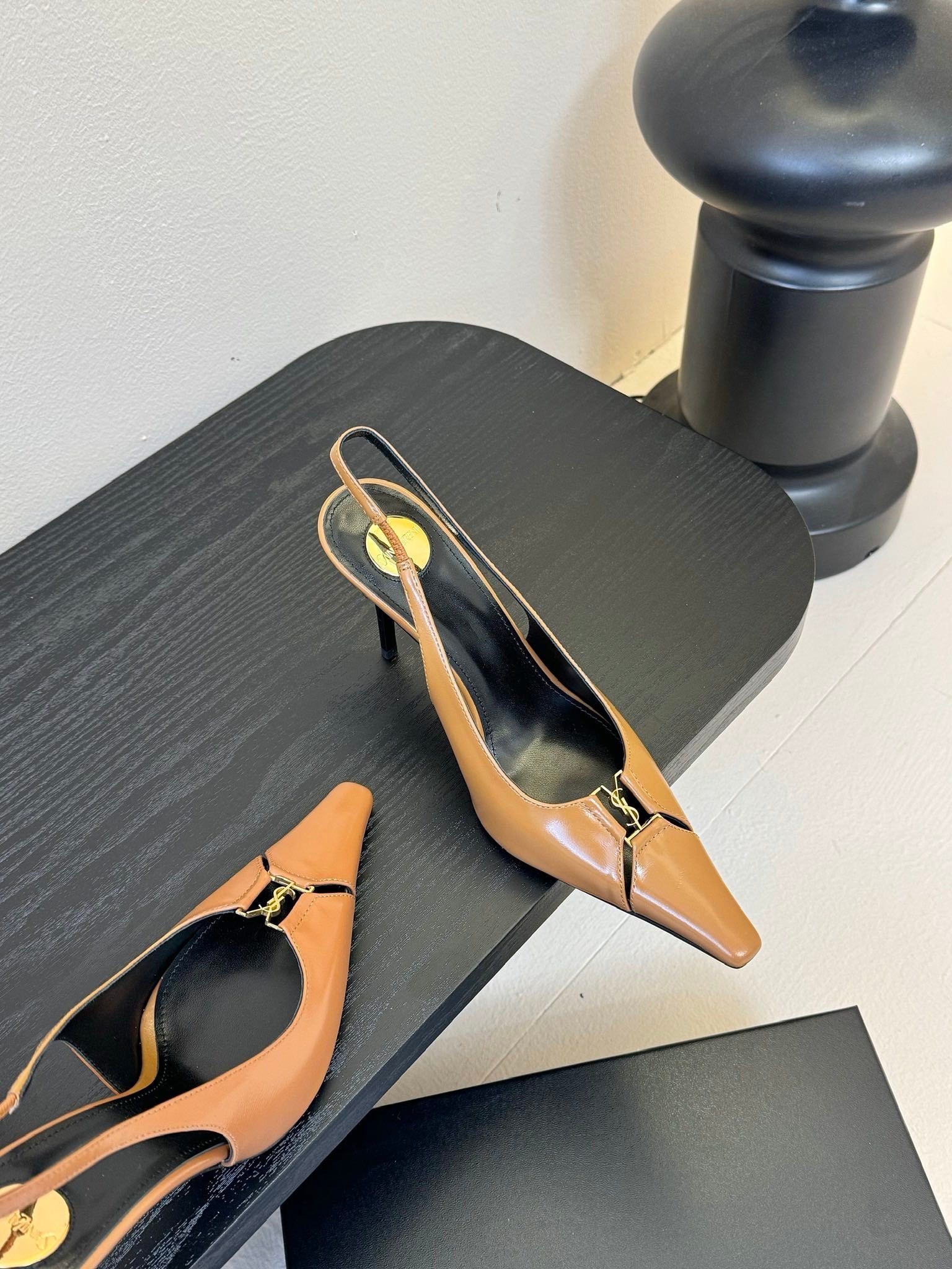LOUIS VUITTON BABYLONE BRETEUIL SLINGBACK 85 MM PUMPS IN PEANUT BROWN SMOOTH LEATHER