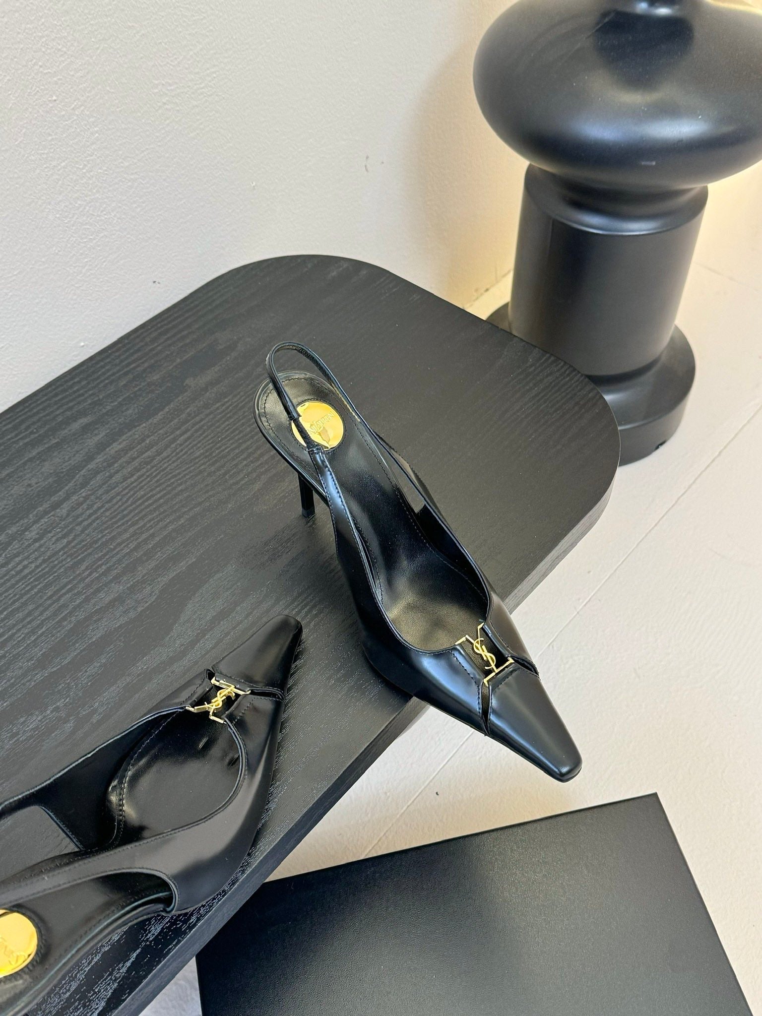 LOUIS VUITTON BABYLONE BRETEUIL SLINGBACK 85 MM PUMPS IN BLACK SMOOTH LEATHER