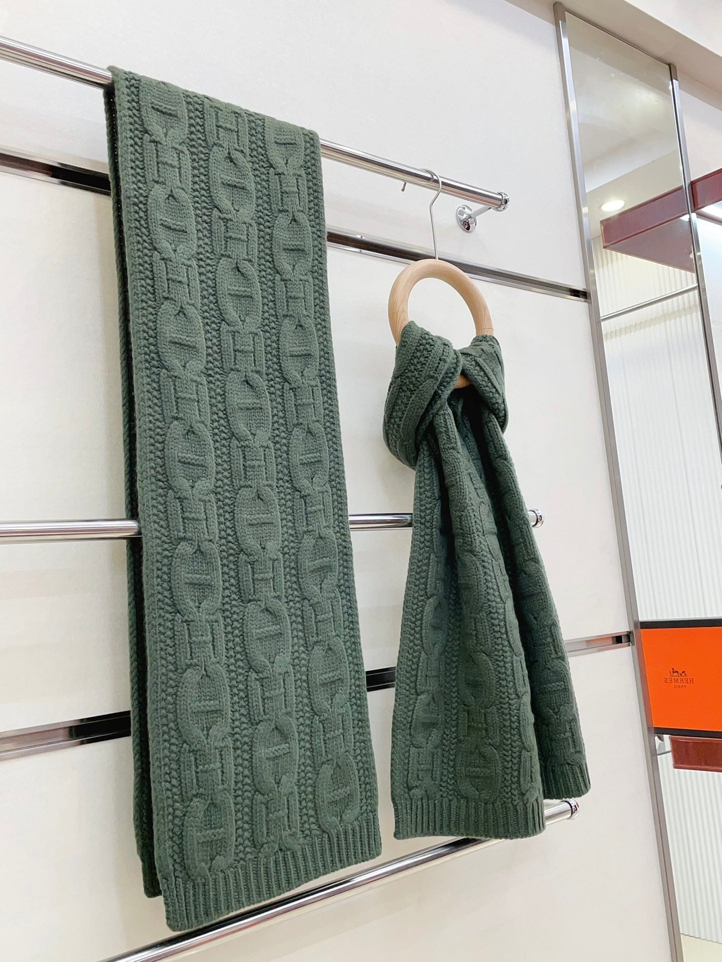 HERMES FAUBOURG MUFFLER 170 CM IN HUNTER GREEN CASERE
