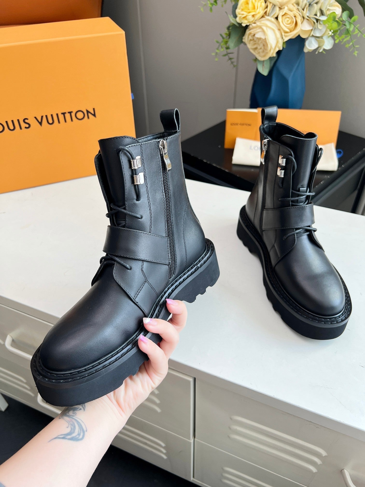 LOUIS VUITTON LV WOMEN'S BEAUBOURG ANKLE BOOT IN BLACK CALFSKIN