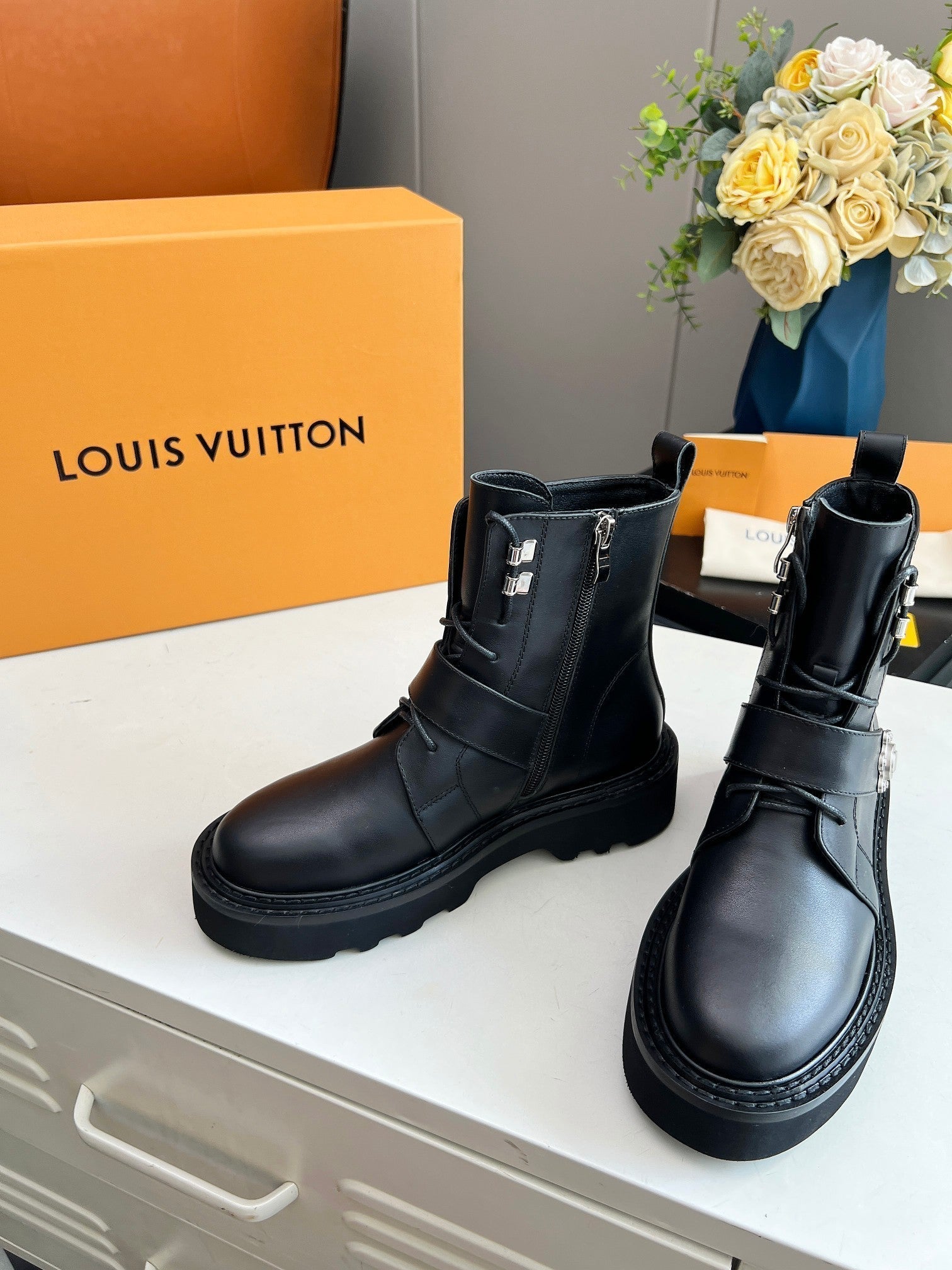LOUIS VUITTON LV WOMEN'S BEAUBOURG ANKLE BOOT IN BLACK CALFSKIN