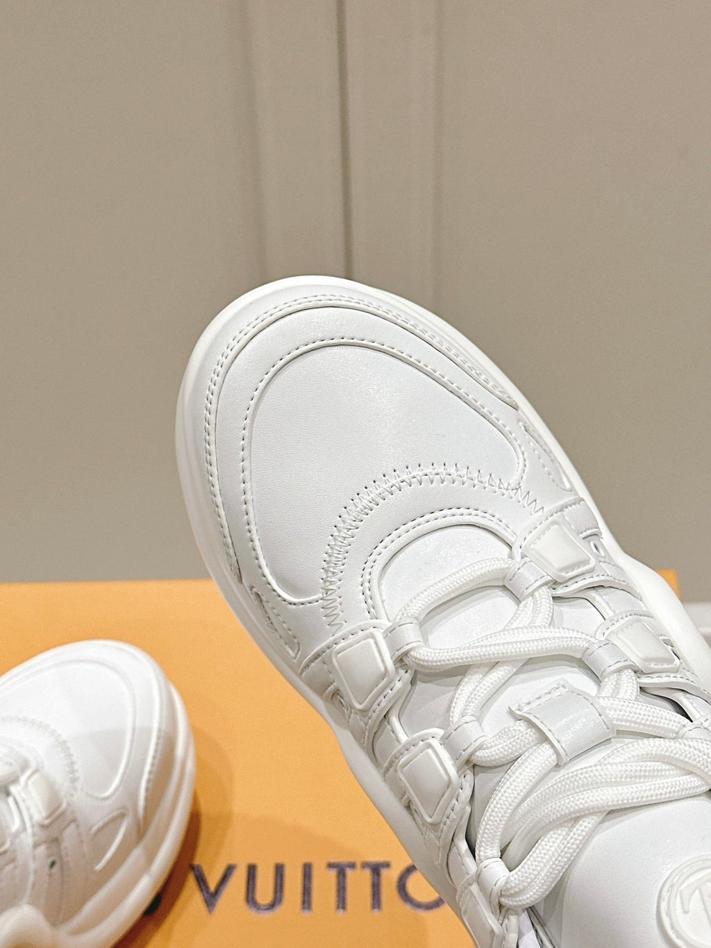LOUIS VUITTON LV BARRACUDA SNEAKER IN WHITE CALFSKIN