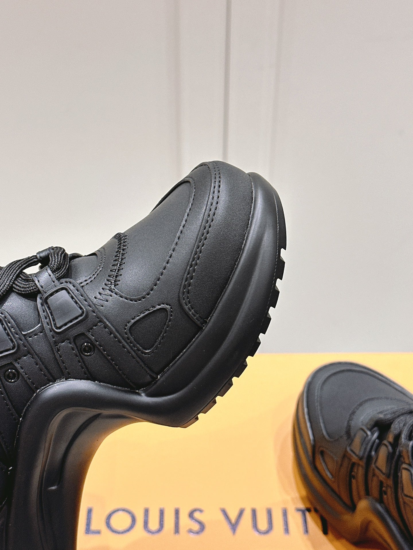 LOUIS VUITTON LV BARRACUDA SNEAKER IN BLACK CALFSKIN