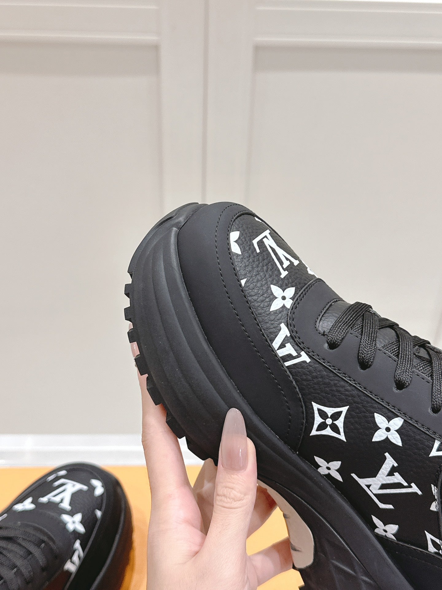 LOUIS VUITTON RUN AWAY SNEAKER IN BLACK MIX WHITE CALFSKIN
