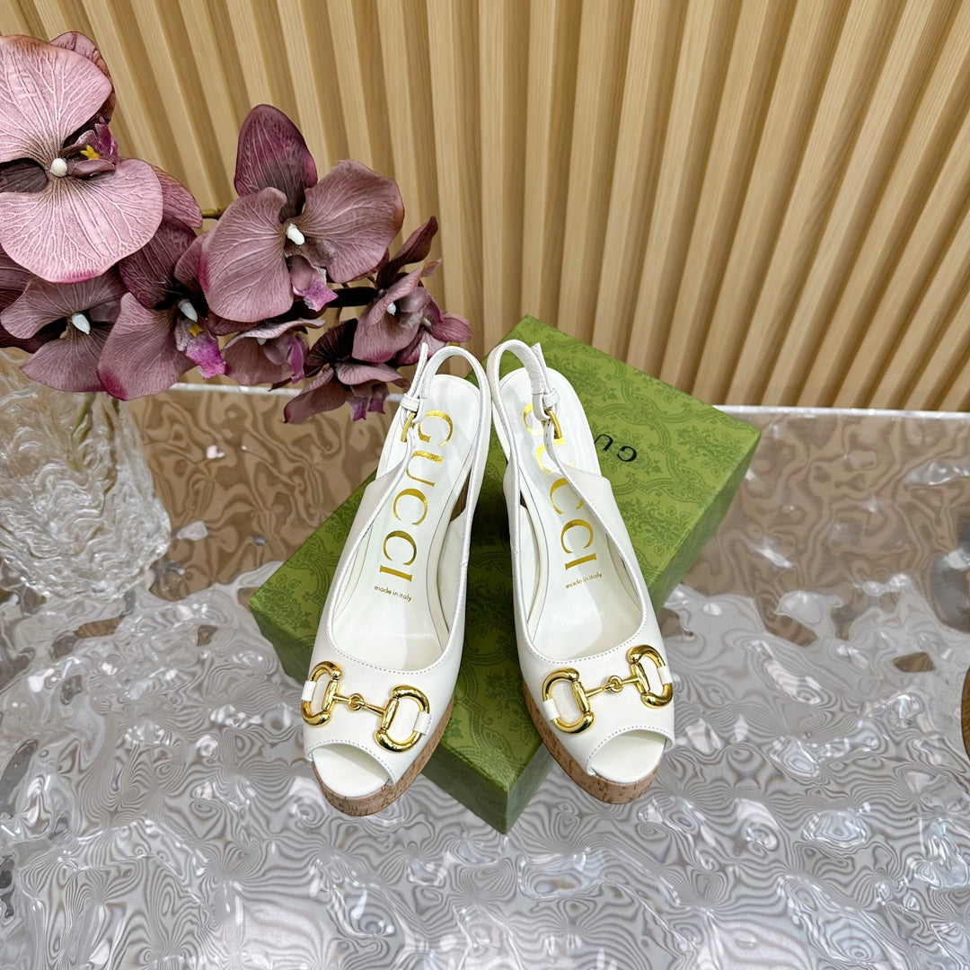 GUCCI SANDAL WITH PLATFORM AND CLAMP WHITE LAMBSKIN