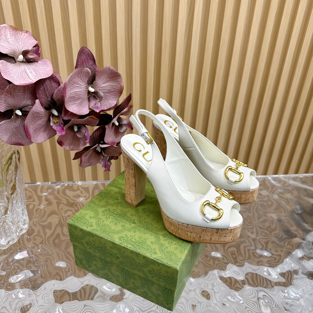 GUCCI SANDAL WITH PLATFORM AND CLAMP WHITE LAMBSKIN