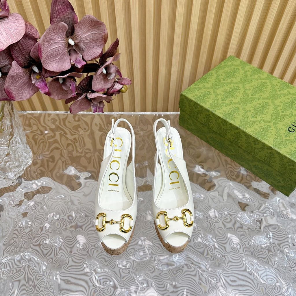 GUCCI SANDAL WITH PLATFORM AND CLAMP WHITE LAMBSKIN