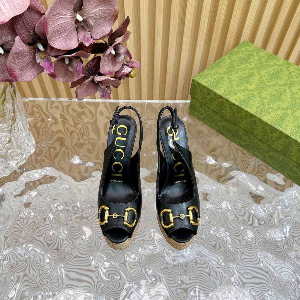 GUCCI SANDAL WITH PLATFORM AND CLAMP BLACK LAMBSKIN