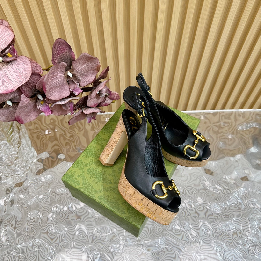 GUCCI SANDAL WITH PLATFORM AND CLAMP BLACK LAMBSKIN