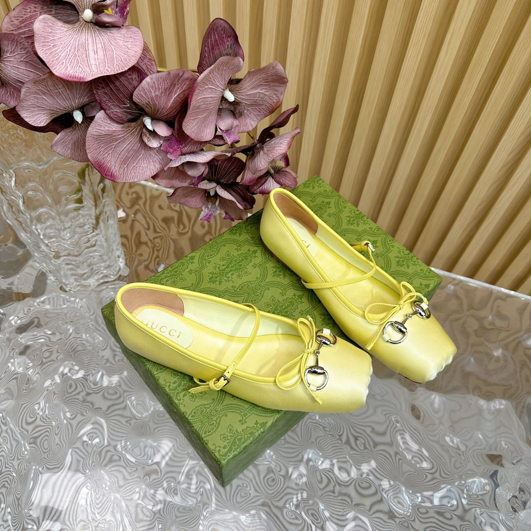 GUCCI BALLET FLAT IN LIGHT YELLOW SILK WITH SILVER HARDWARE