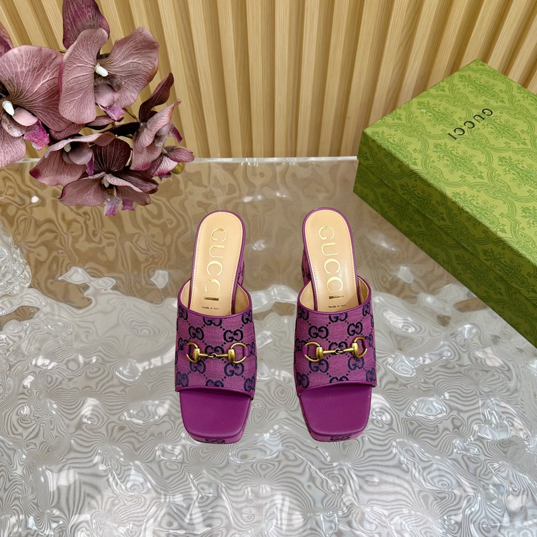 GUCCI HORSEBIT SLIDE SANDAL IN VIOLET MONOGRAM CANVAS AND SHEEPSKIN LINING