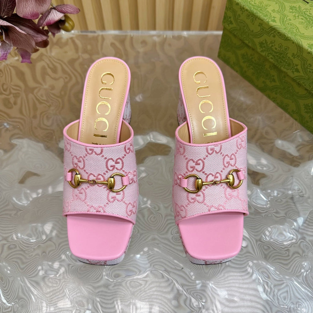 GUCCI HORSEBIT SLIDE SANDAL IN PINK MONOGRAM CANVAS AND SHEEPSKIN LINING