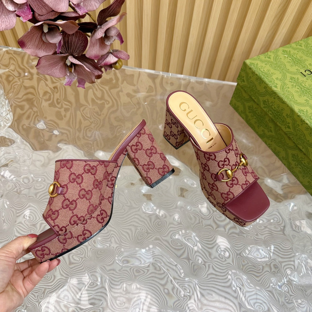 GUCCI HORSEBIT SLIDE SANDAL IN WINE RED MONOGRAM CANVAS AND SHEEPSKIN LINING