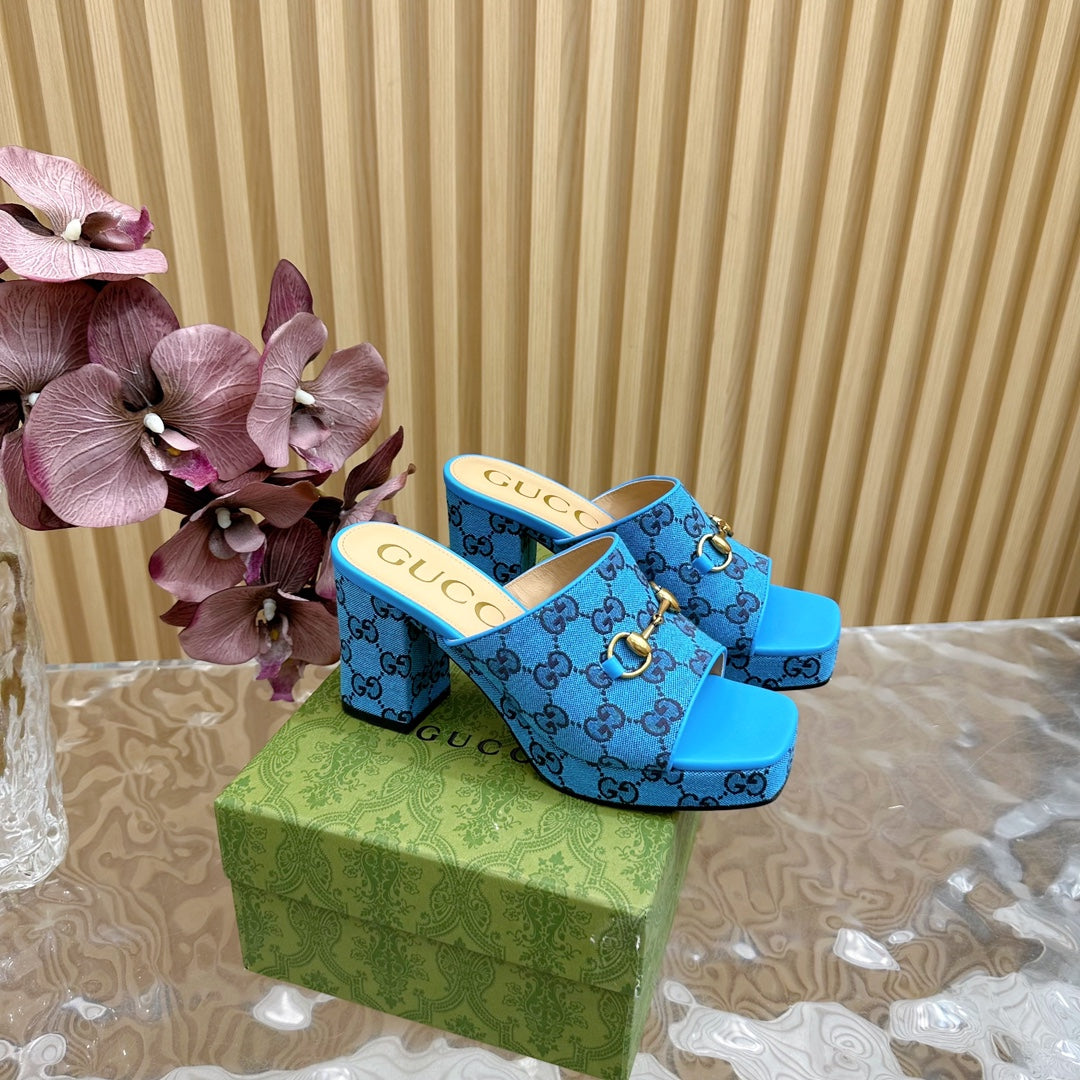 GUCCI HORSEBIT SLIDE SANDAL IN AZURE BLUE MONOGRAM CANVAS AND SHEEPSKIN LINING