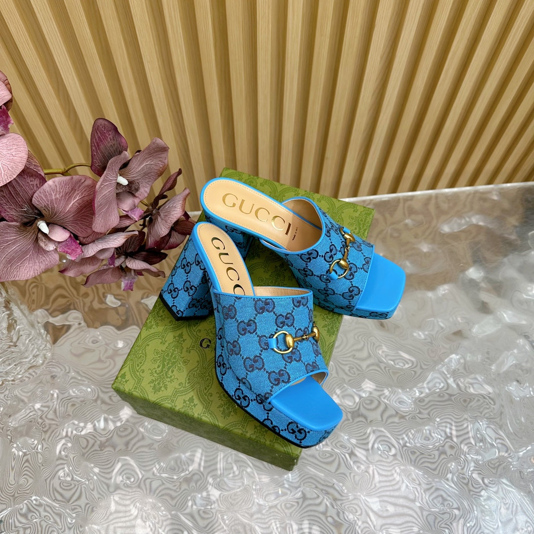 GUCCI HORSEBIT SLIDE SANDAL IN AZURE BLUE MONOGRAM CANVAS AND SHEEPSKIN LINING