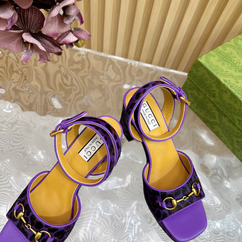 GUCCI HORSEBIT HIGH-HEEL SANDAL WITH LEOPARD PRINT IN PURPLE VELVET AND CALFSKIN LINING