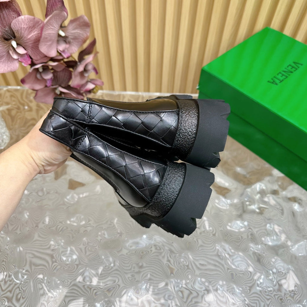 BOTTEGA VENETA FIREMAN ANKLE BOOT IN BLACK CALFSKIN