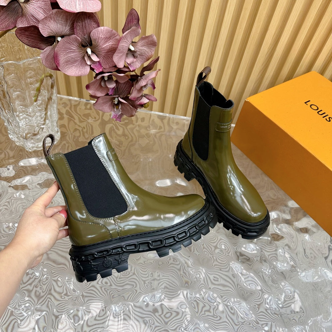 LOUIS VUITTON BOTTINE LV BEAUBOURG IN ARMY GREEN GLOSSY CALFSKIN