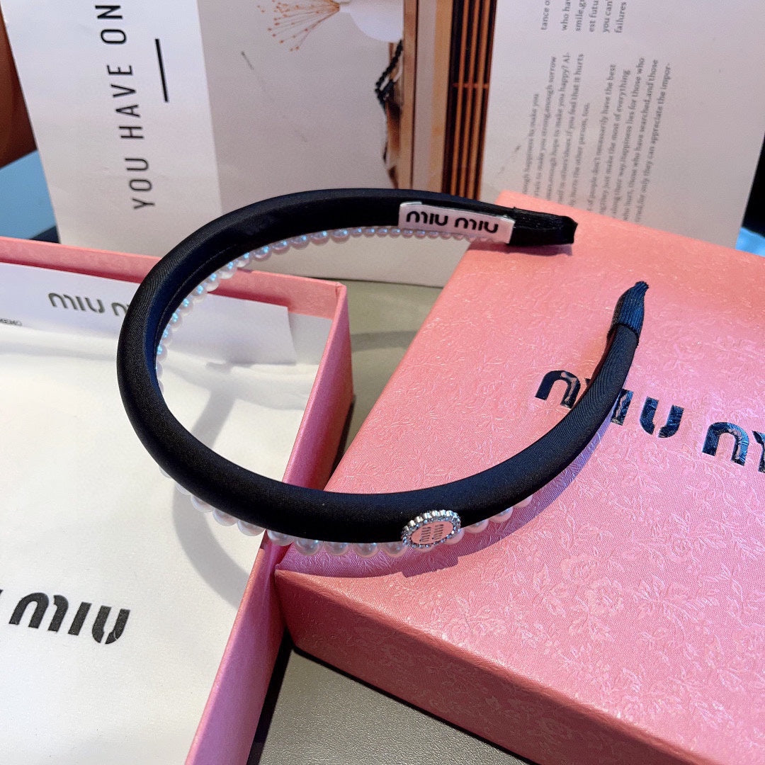 HAIR BAND IN BLACK COTTON ATTACHED PEARL CHAIN 418901