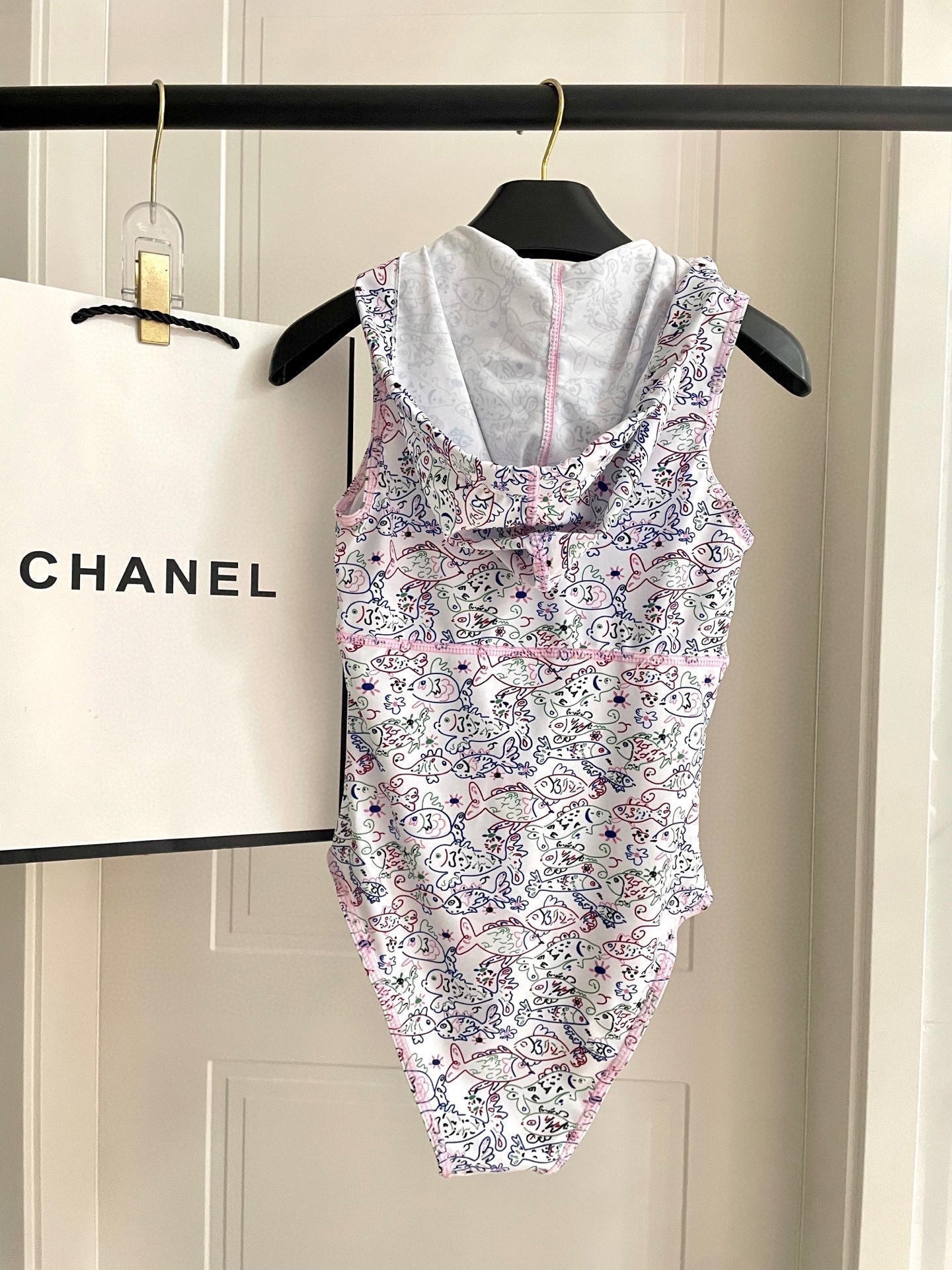 CHANEL BIKINI SWIMSUIT SET IN WHITE AND FISH COLORFUL PRINTED 604253