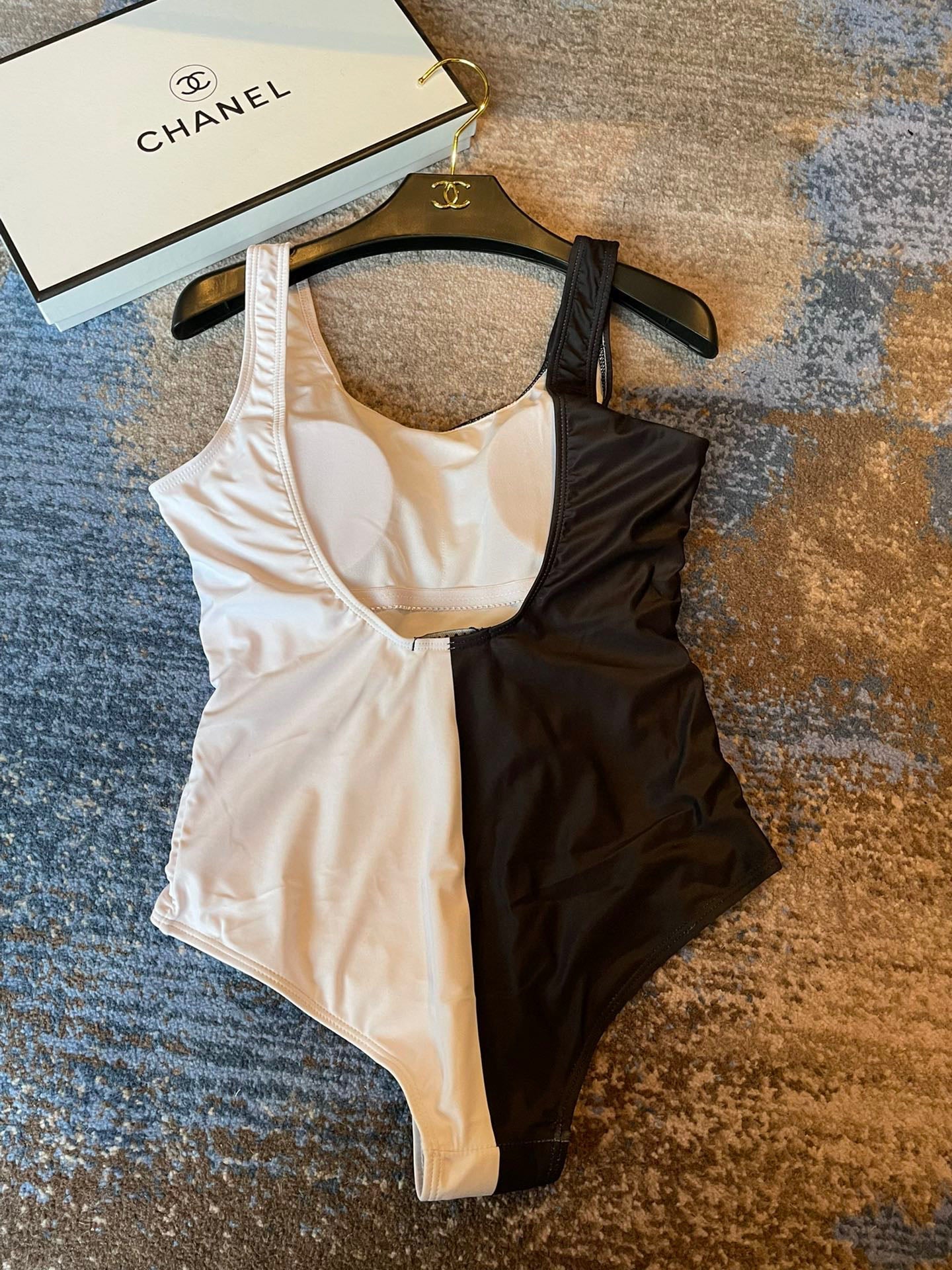 CHANEL BIKINI SWIMSUIT SET IN BLACK AND WHITE 613718