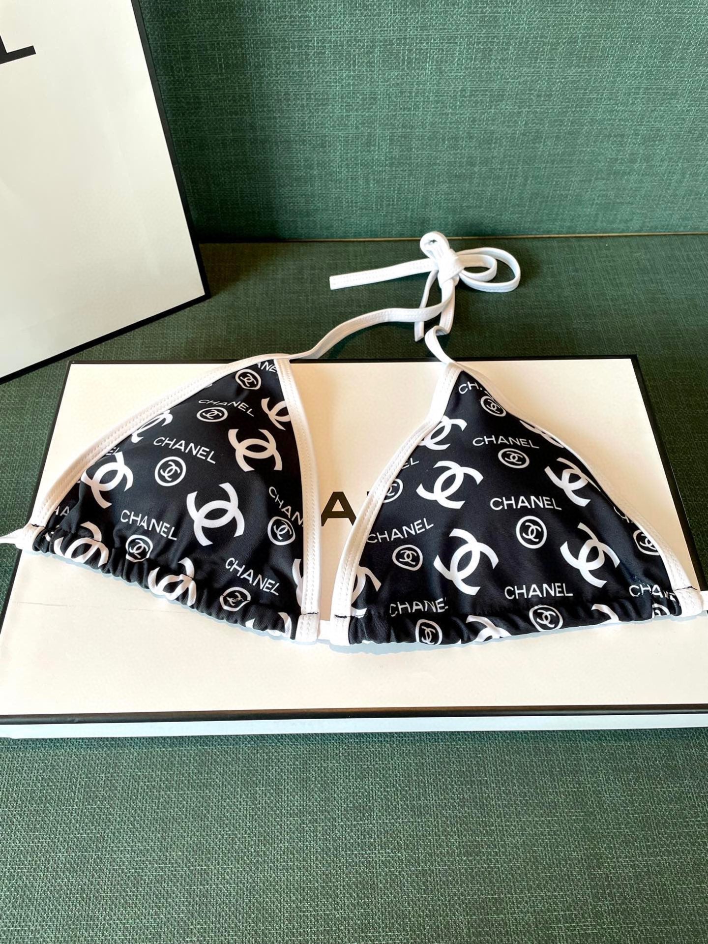 CHANEL BIKINI SWIMSUIT IN BLACK AND WHITE AND PRINTED 627825