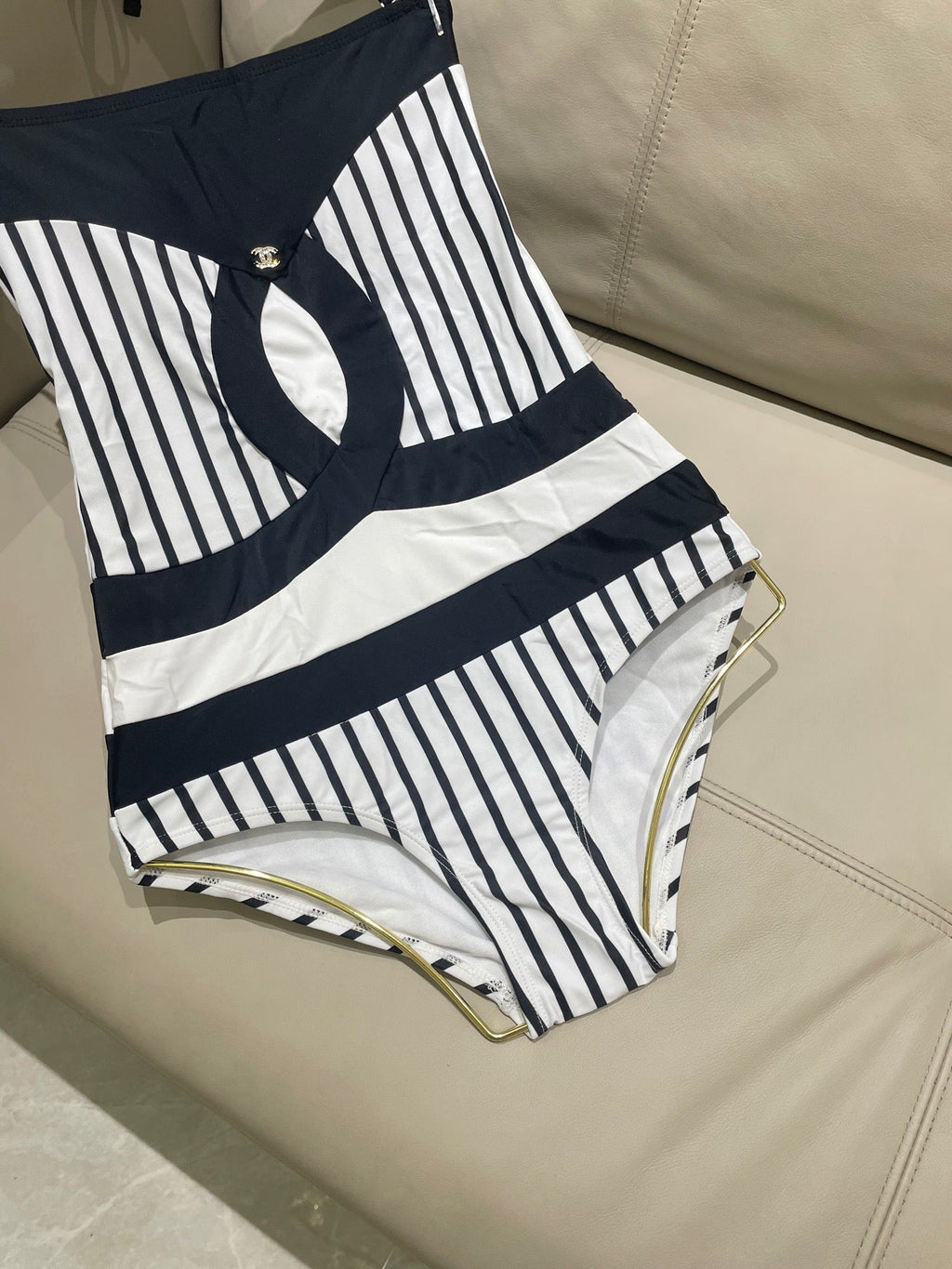 CHANEL BIKINI SWIMSUIT SET IN WHITE WITH BLACK VERTICAL STRIPES 633258