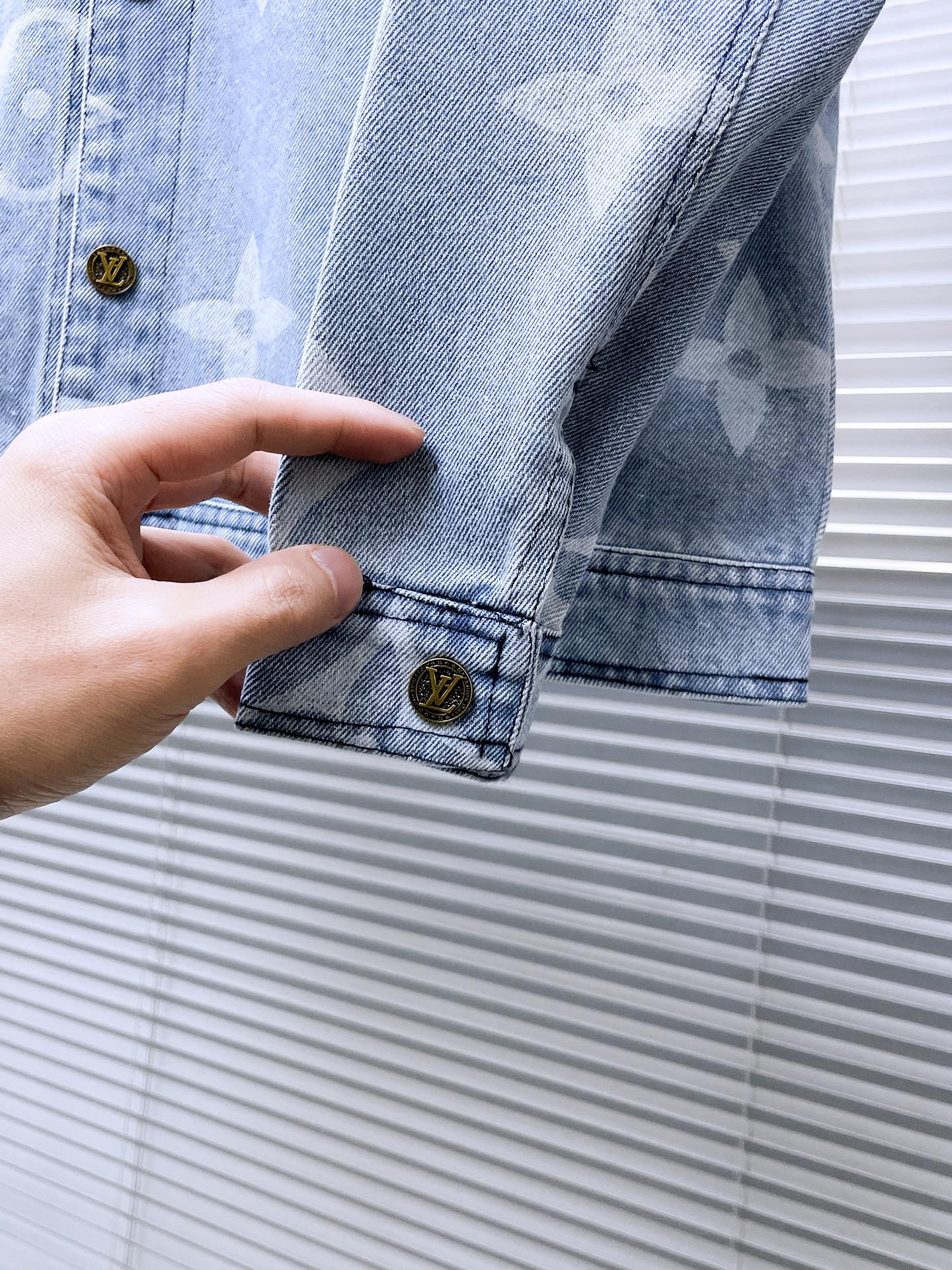 LOUIS VUITTON LV BASIC SHIRT JACKET IN LIGHT BLUE MONOGRAM DENIM 239129