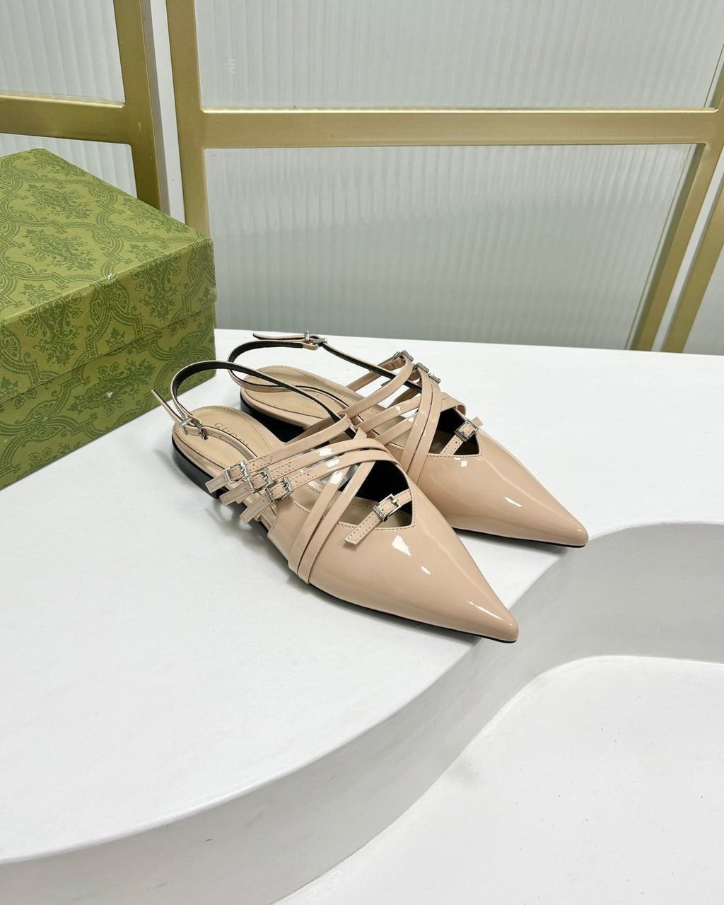 GUCCI STRAPPY FLAT SLINGBACK IN BEIGE CREAM GLOSSY CALFSKIN