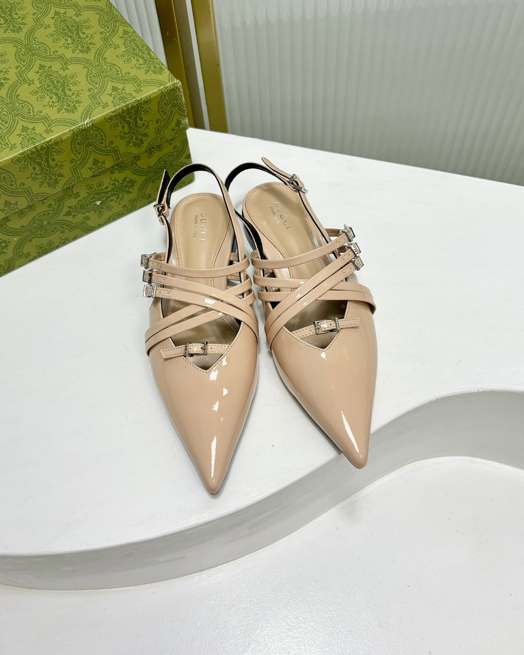 GUCCI STRAPPY FLAT SLINGBACK IN BEIGE CREAM GLOSSY CALFSKIN
